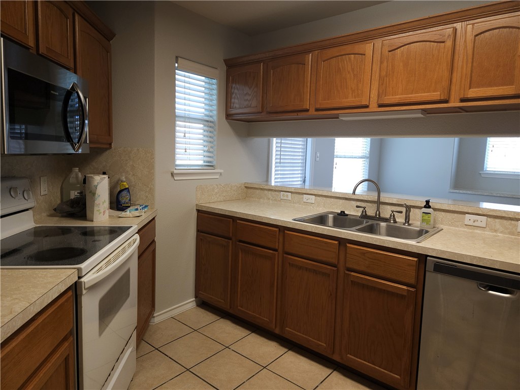 13834 Flintlock Dr Property Photo 8