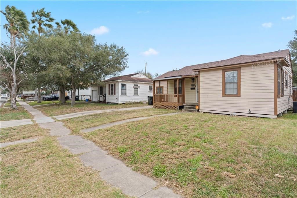 4446 Naples St Property Photo 2