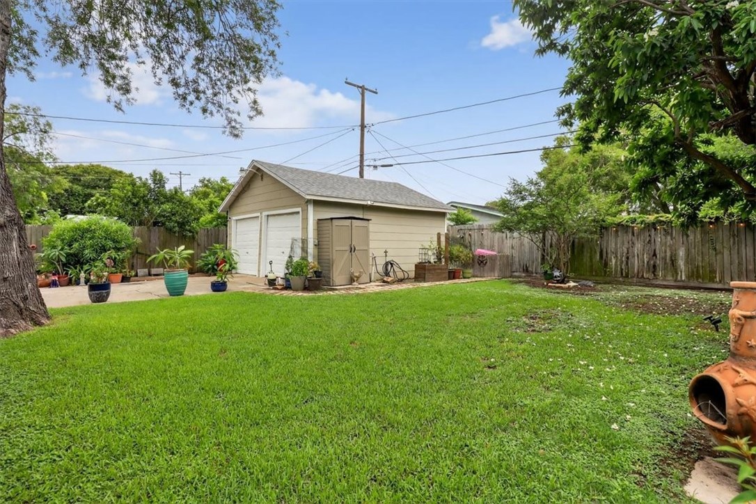 934 Cunningham St Property Photo 37