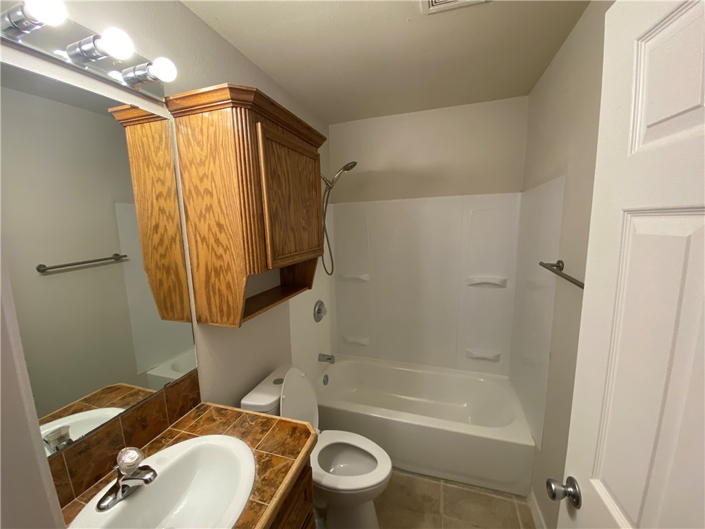 913 Strom Property Photo 10