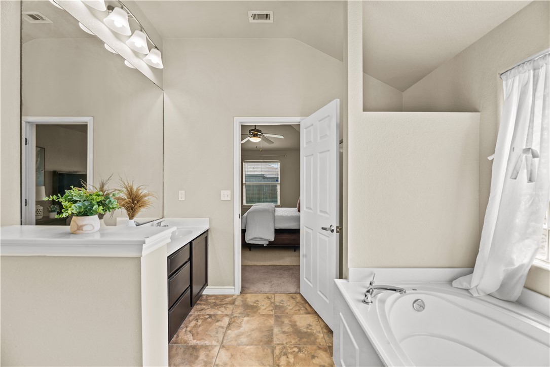 3013 Masterson Dr Property Photo 10