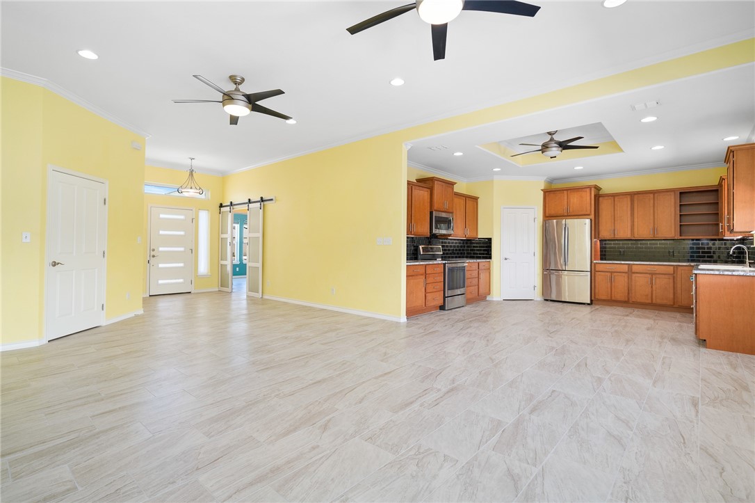 13970 Mainsail St Property Photo 9