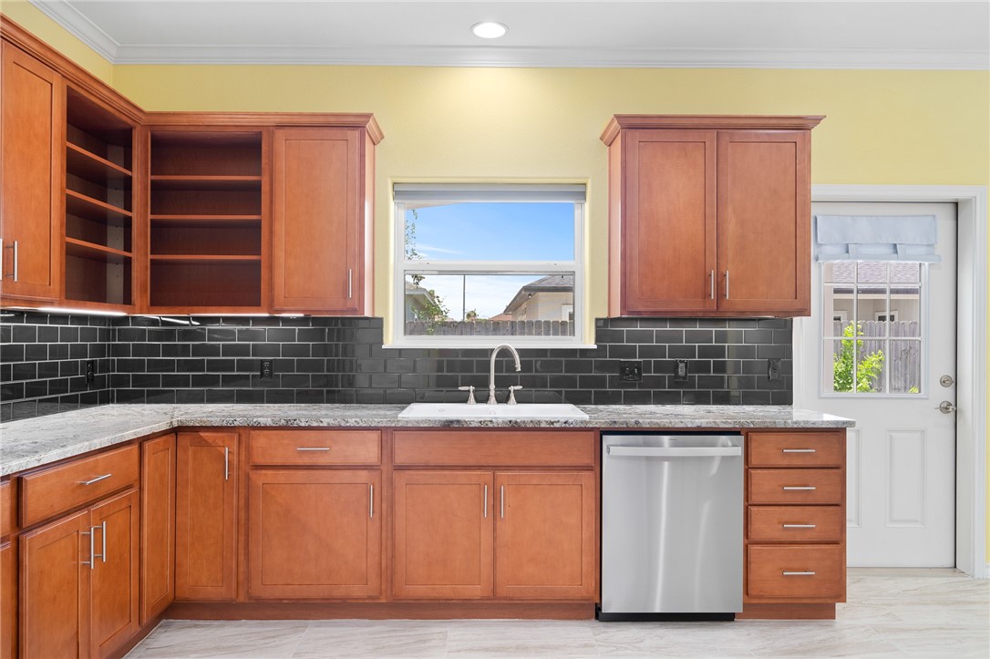 13970 Mainsail St Property Photo 14