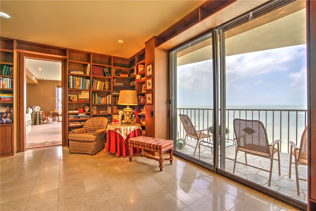 4500 Ocean Dr 9a Property Photo 21