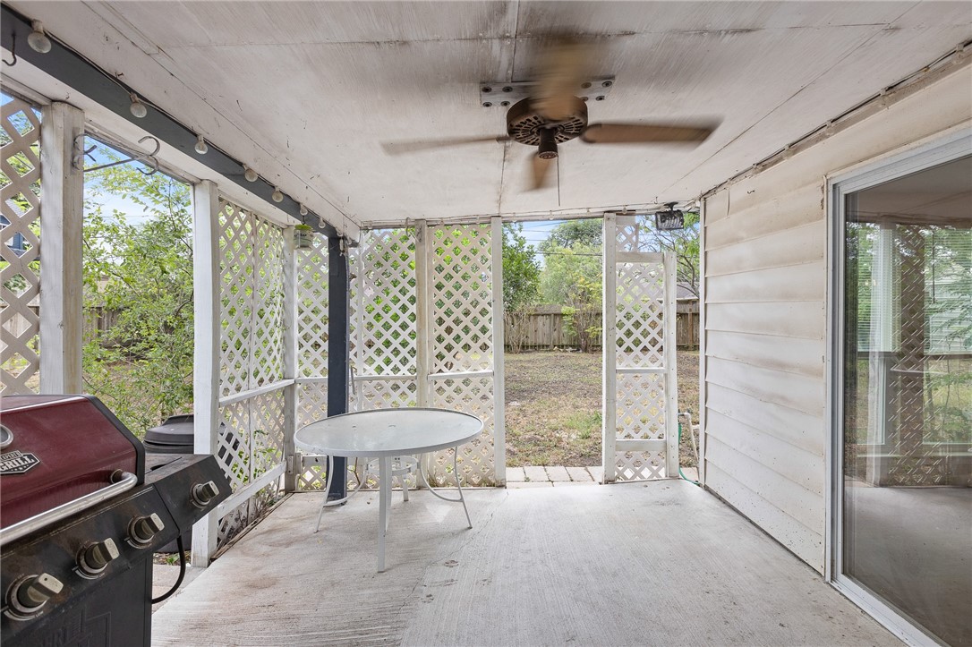 2641 Linn Property Photo 28