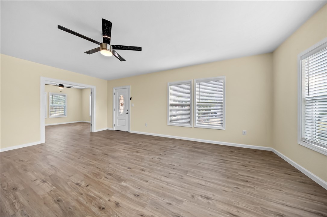 600 E Borden St Property Photo 3