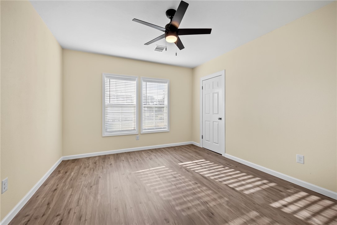 600 E Borden St Property Photo 9