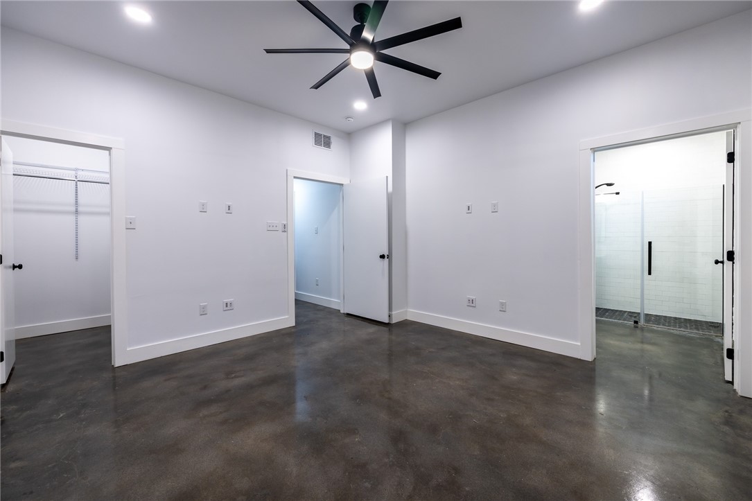 626 Glazebrook St A Property Photo 10