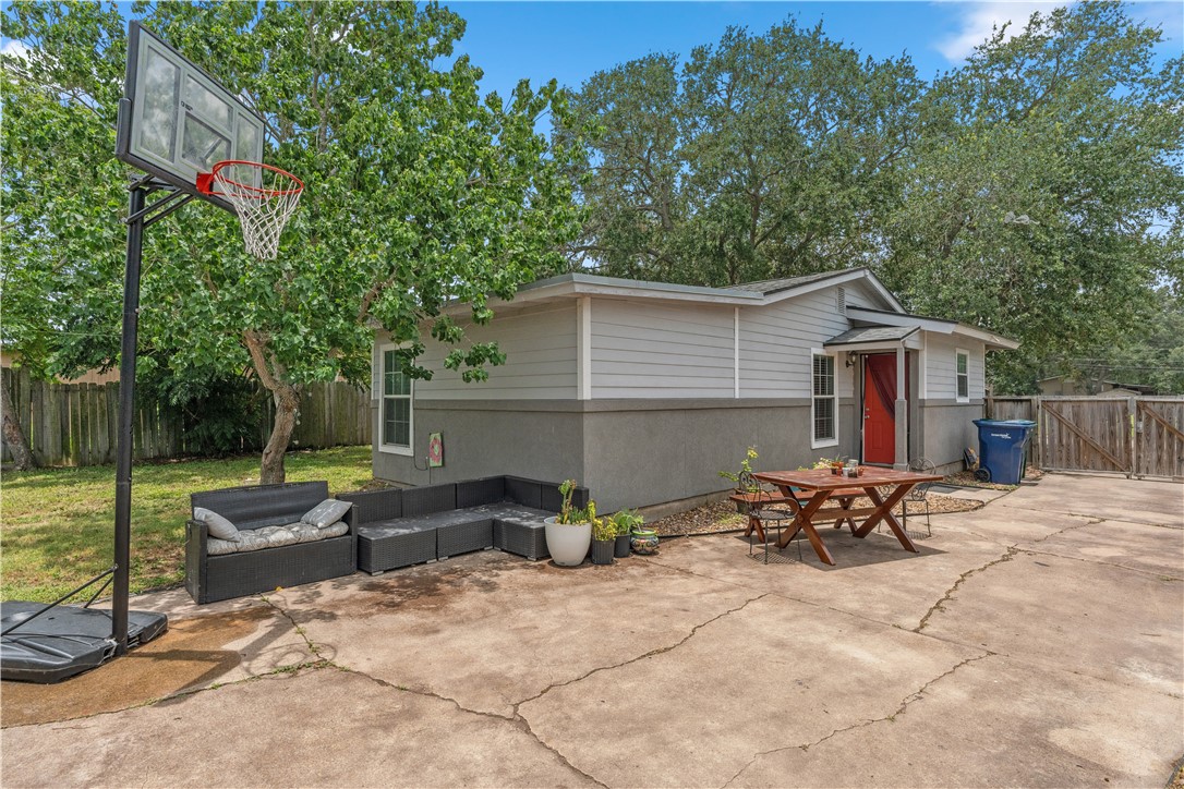 4430 Mistletoe Dr Property Photo 16