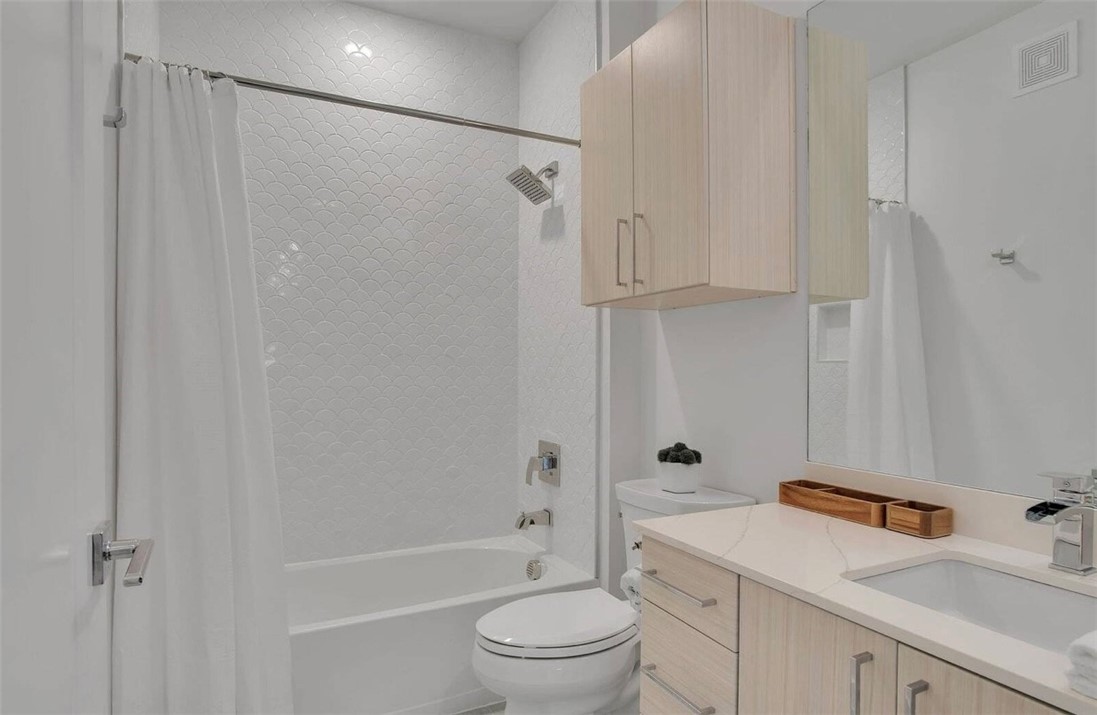 630 Center Square West 106 Property Photo 24