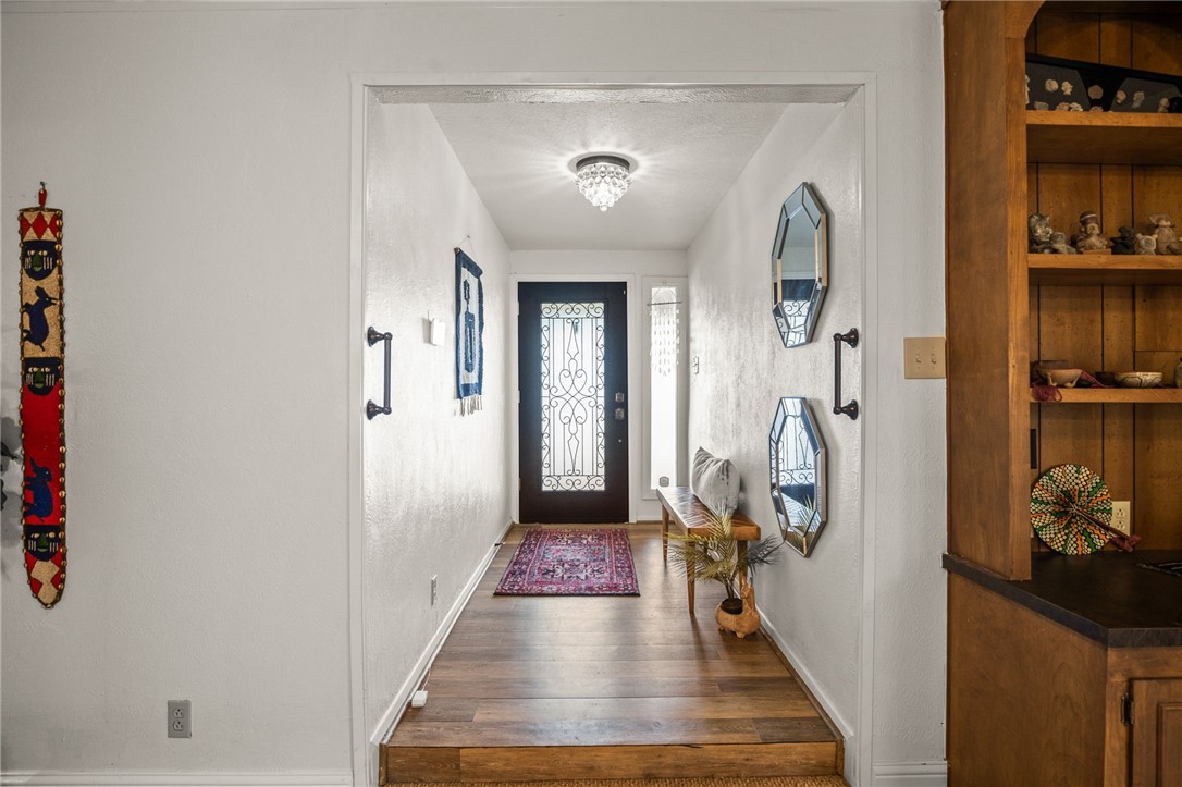 1910 Shelley St Property Photo 3