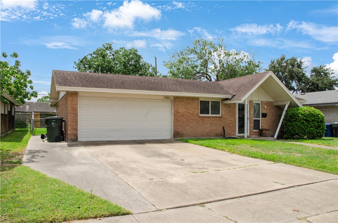 1638 Spicewood Dr Property Photo 2