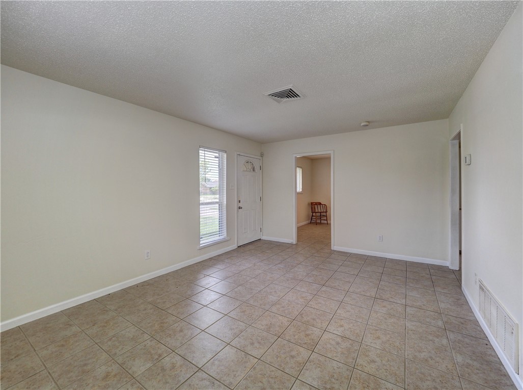 1638 Spicewood Dr Property Photo 6