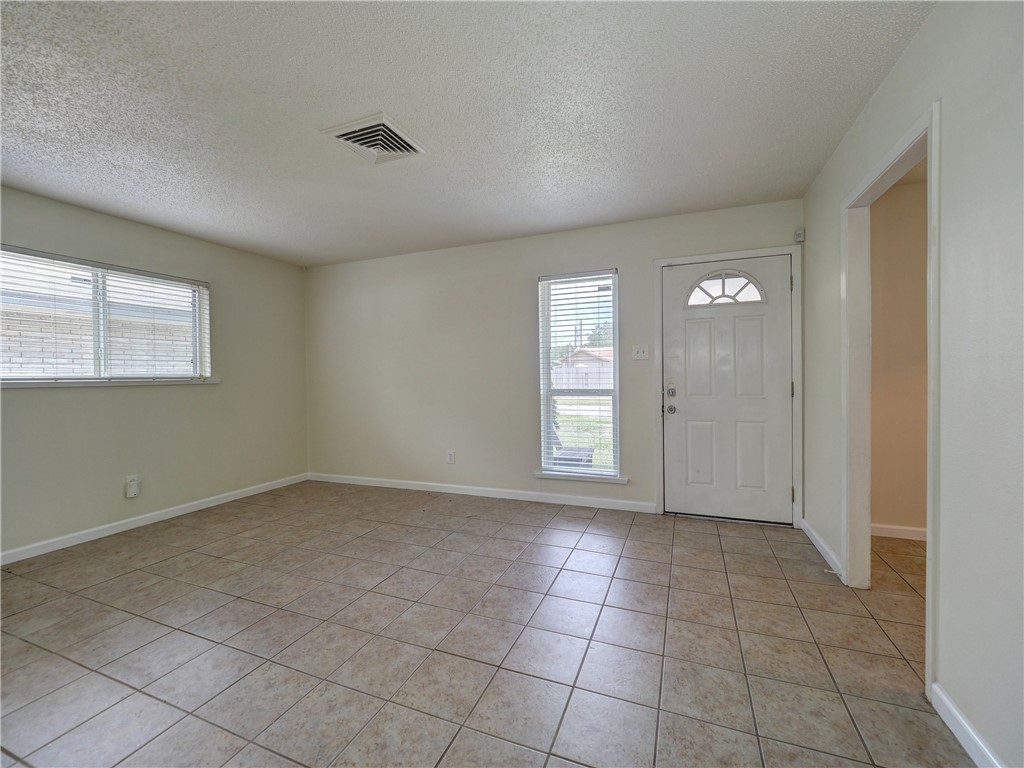 1638 Spicewood Dr Property Photo 7