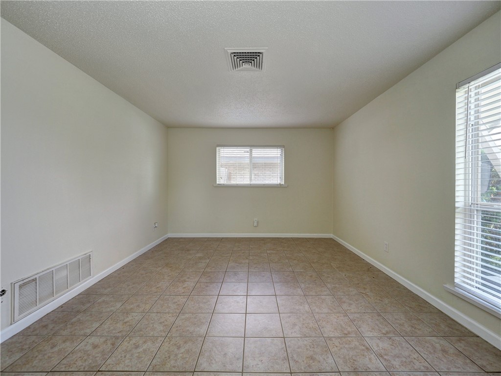 1638 Spicewood Dr Property Photo 9