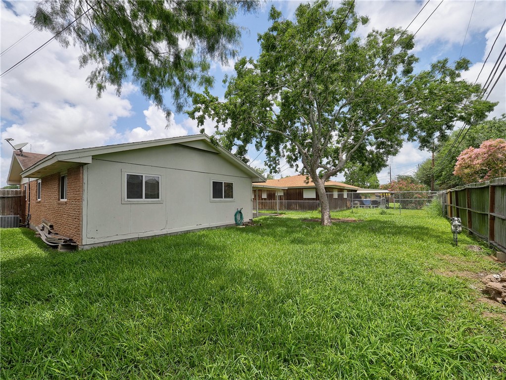 1638 Spicewood Dr Property Photo 27