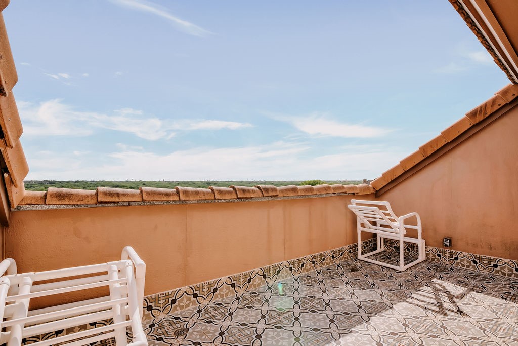 4950 Deer Park Property Photo 4