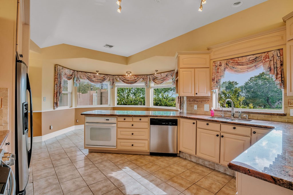 4950 Deer Park Property Photo 17