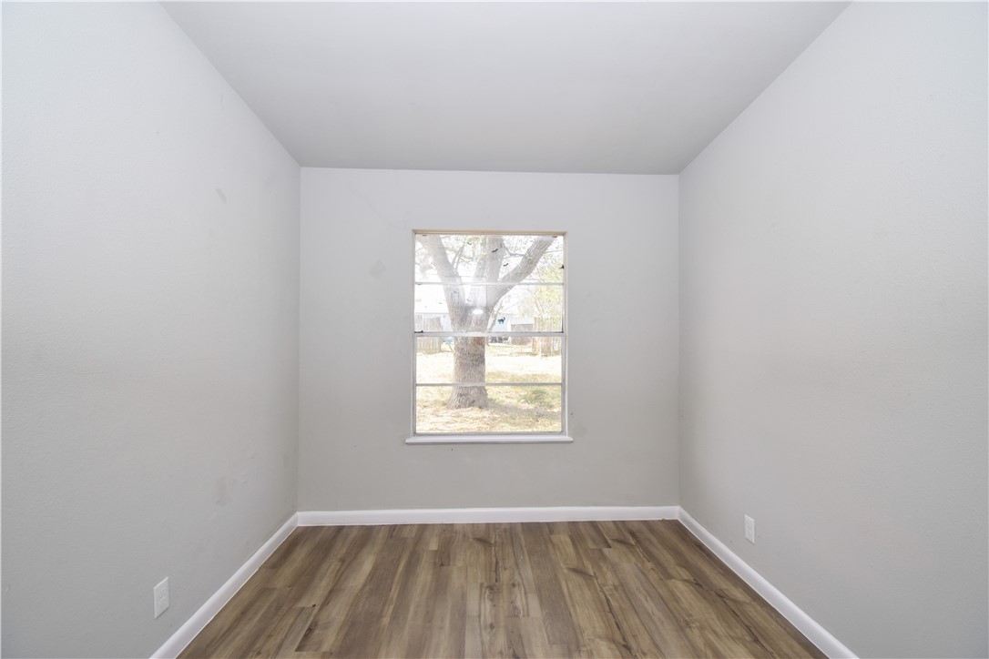 5913 Lucille Dr Property Photo 17