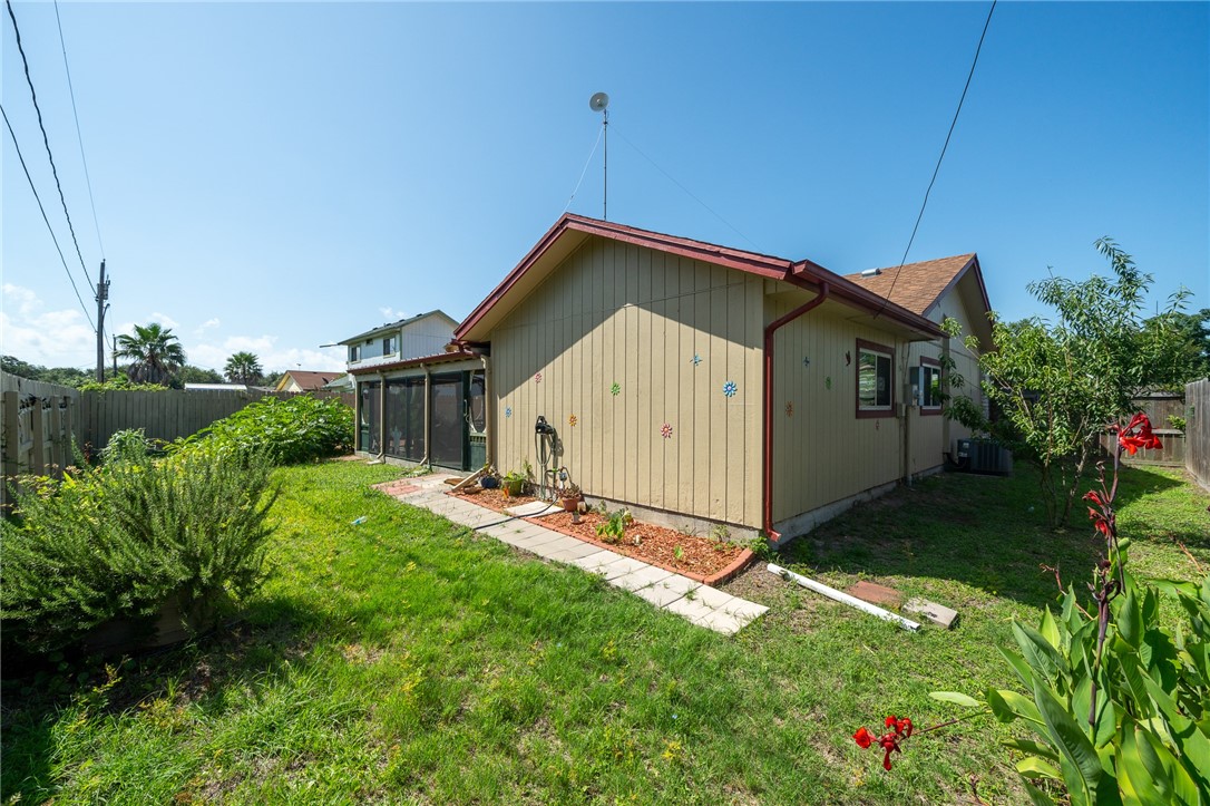 110 Spoonbill Ave Property Photo 27