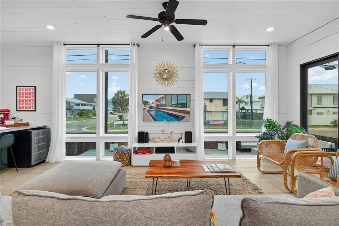 602 Island Retreat Ct Property Photo 7