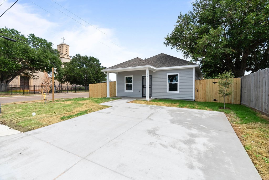 2201 Morris St Property Photo 2