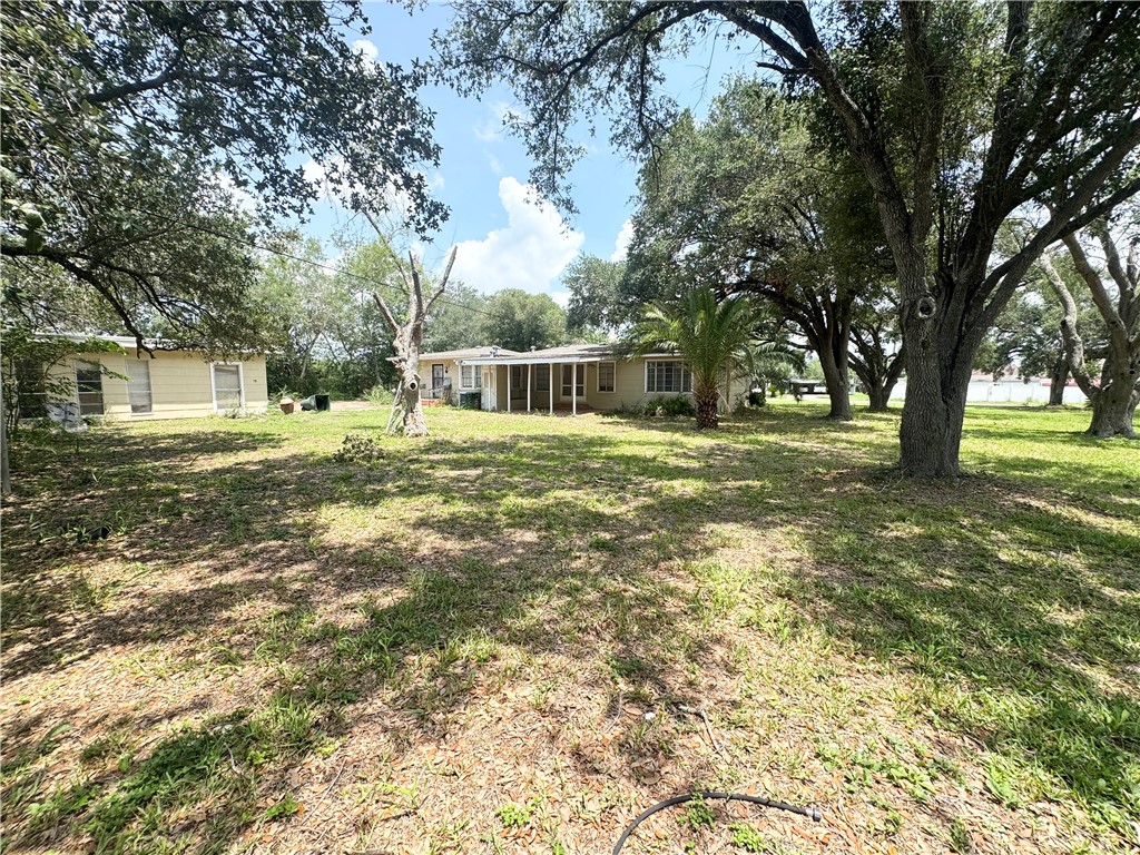 1223 W 3rd St Property Photo 15