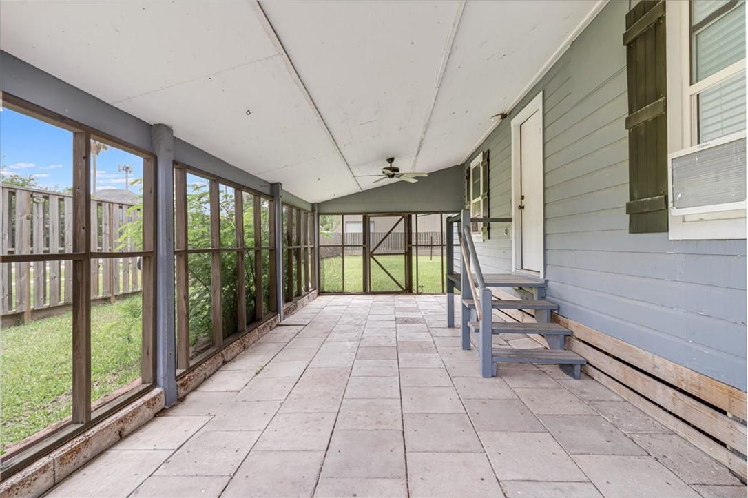 322 Tarrant Ave Property Photo 5