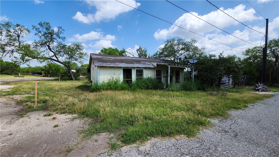 308 Menchaca St Property Photo 1