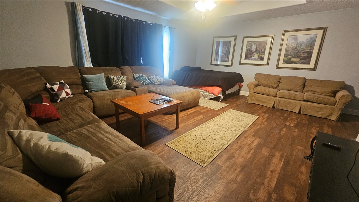 2124 Westwind Property Photo 2