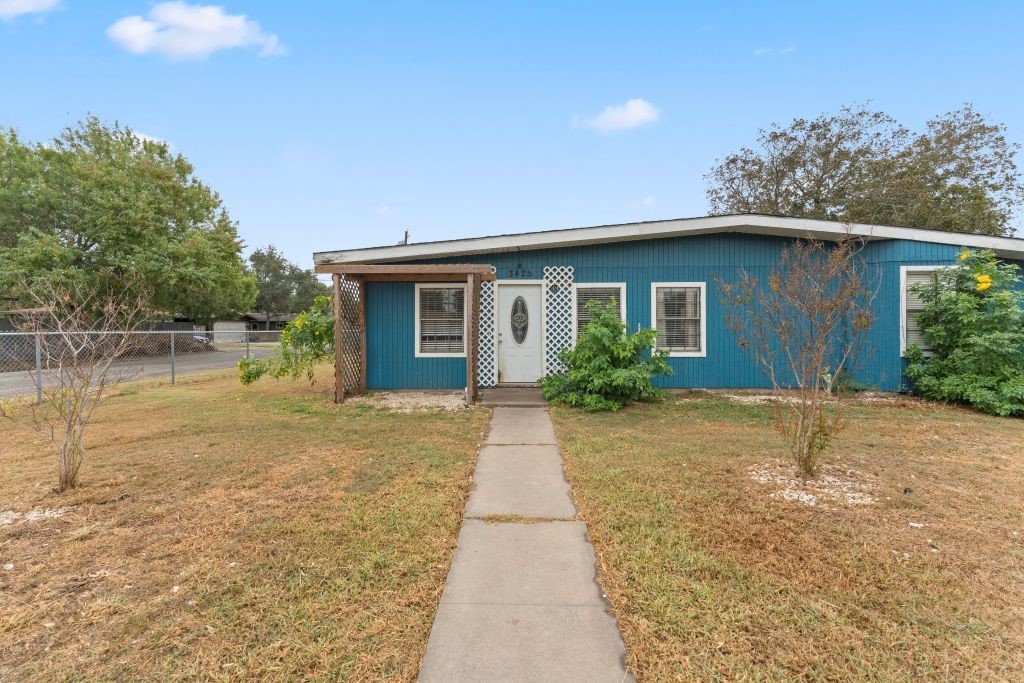 3425 Harold Dr Property Photo 1