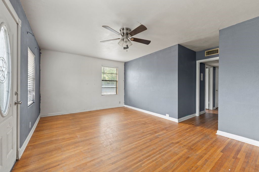 3425 Harold Dr Property Photo 4