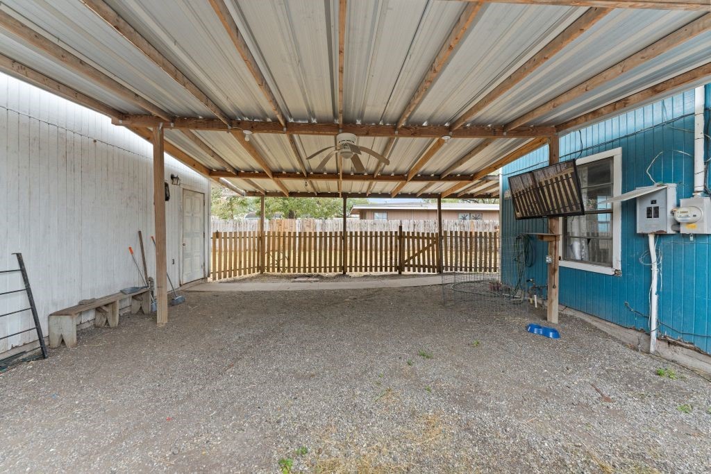 3425 Harold Dr Property Photo 19