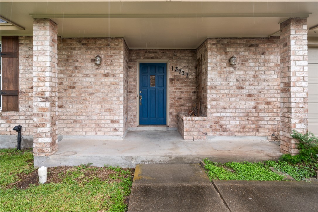 13737 River Canyon Dr Property Photo 3