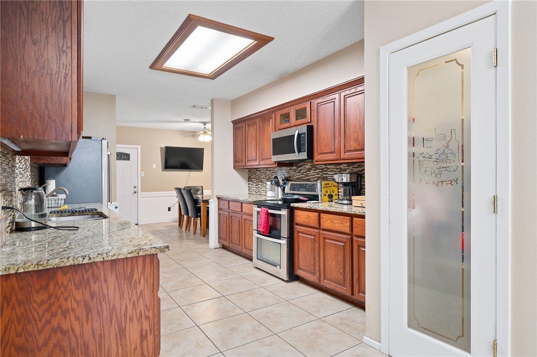 13737 River Canyon Dr Property Photo 13