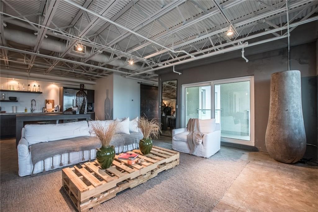 901 N Upper Broadway St 206 Property Photo 5