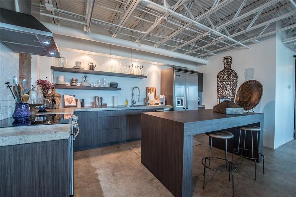 901 N Upper Broadway St 206 Property Photo 9