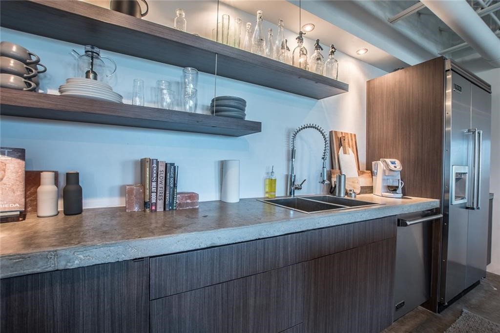 901 N Upper Broadway St 206 Property Photo 12