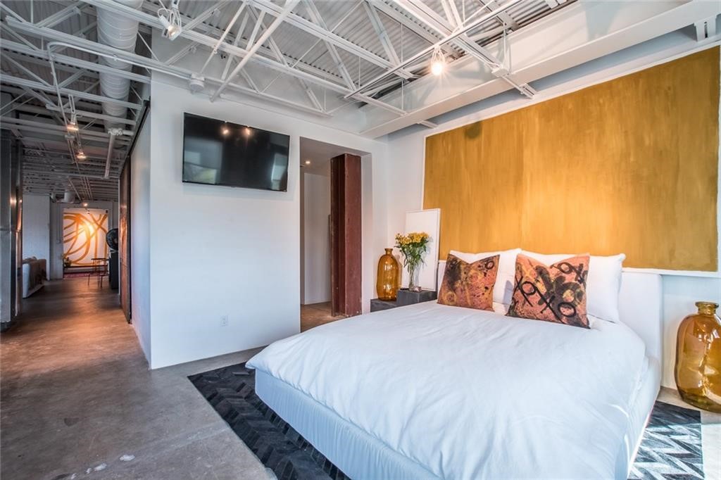 901 N Upper Broadway St 206 Property Photo 25