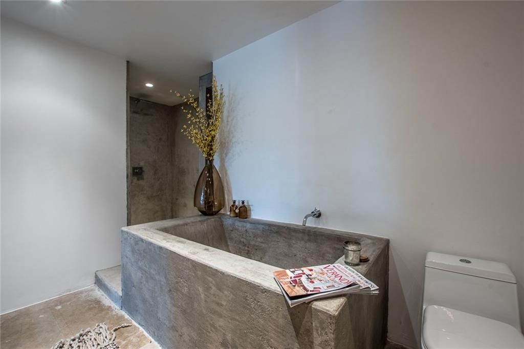 901 N Upper Broadway St 206 Property Photo 33