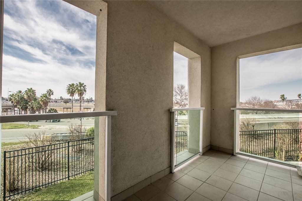 901 N Upper Broadway St 206 Property Photo 37