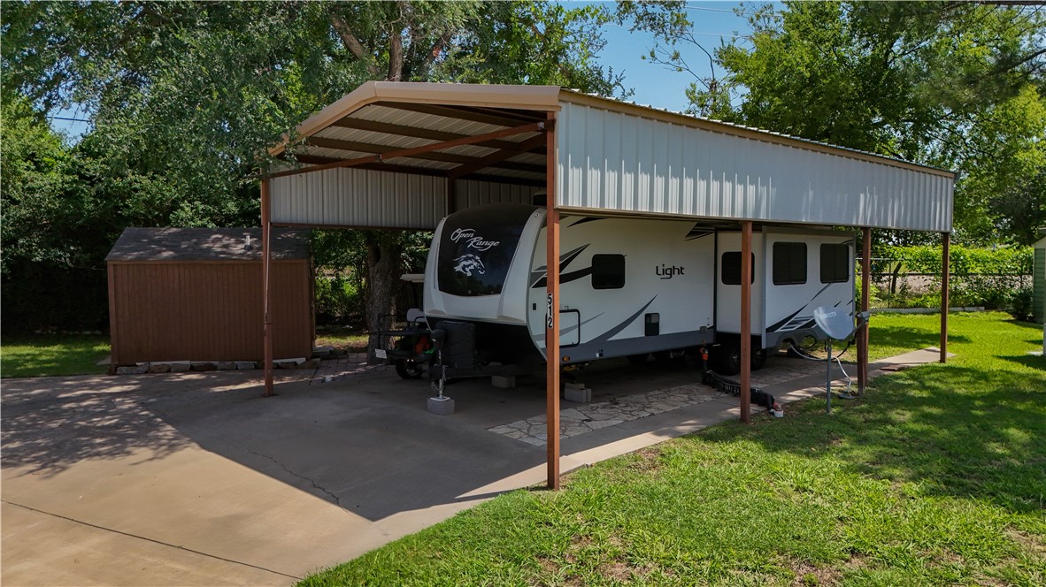 512 Brazos Harbor Circle Property Photo 11