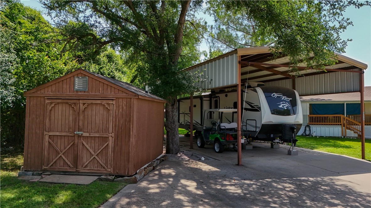 512 Brazos Harbor Circle Property Photo 13