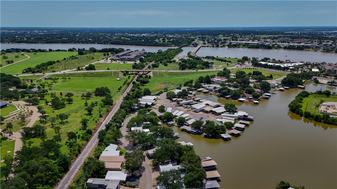 512 Brazos Harbor Circle Property Photo 16