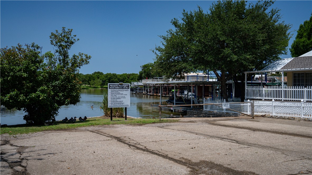 512 Brazos Harbor Circle Property Photo 29