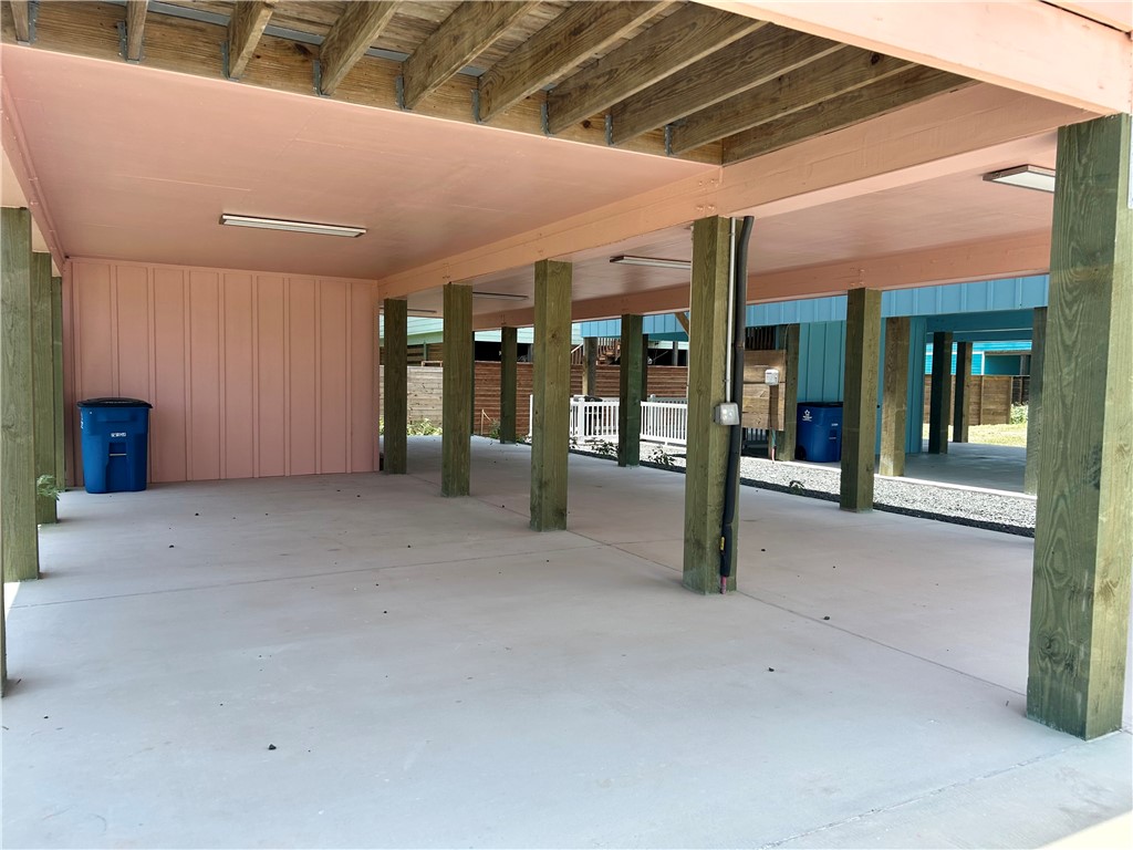 150 Flounder Dr Property Photo 4