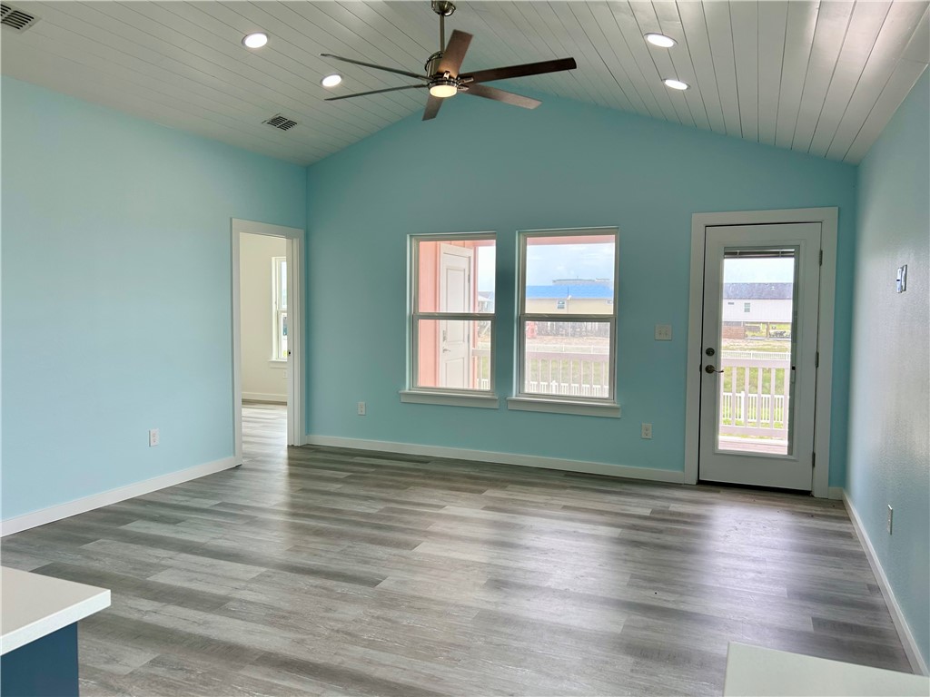 150 Flounder Dr Property Photo 8