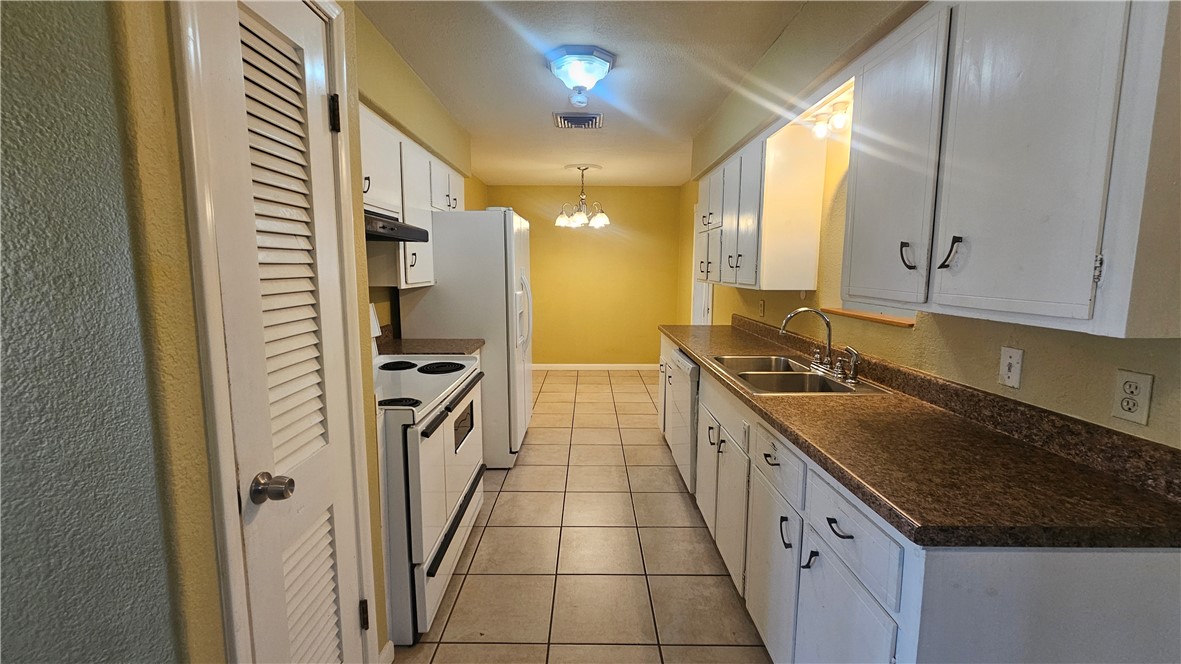 131 N Janin Property Photo 6