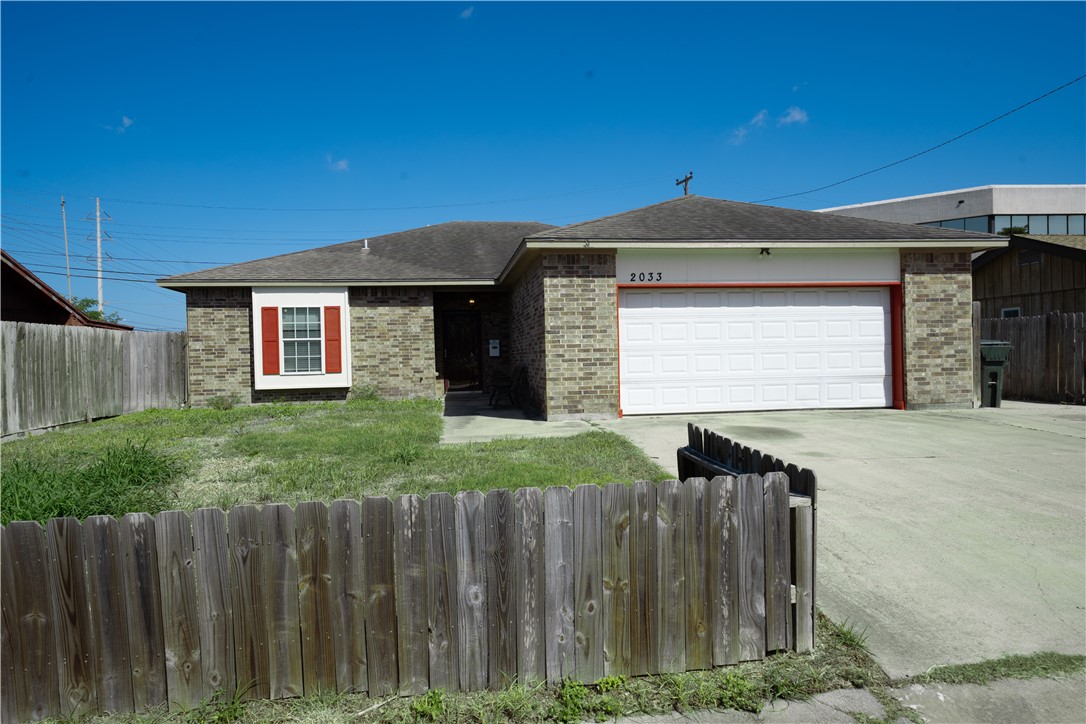 2033 Briarwood Dr Property Photo 1