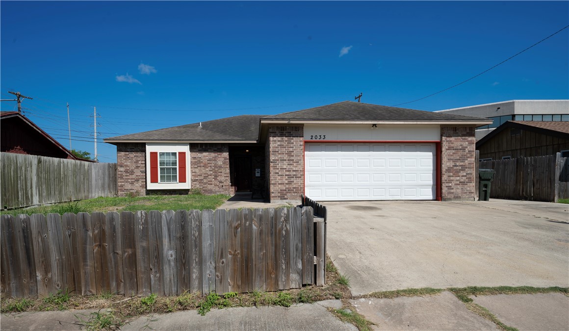 2033 Briarwood Dr Property Photo 2